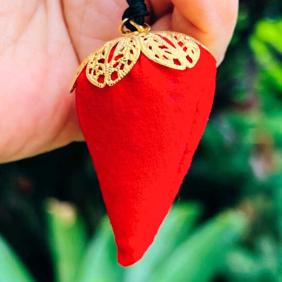 Red Chili Pepper Christmas Tree Ornament Gold Trim Fabric - Picture 4 of 4